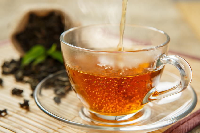 Buntes Licht für mehr Aroma Blaues und rotes Licht sorgen für mehr Aroma im  Tee 